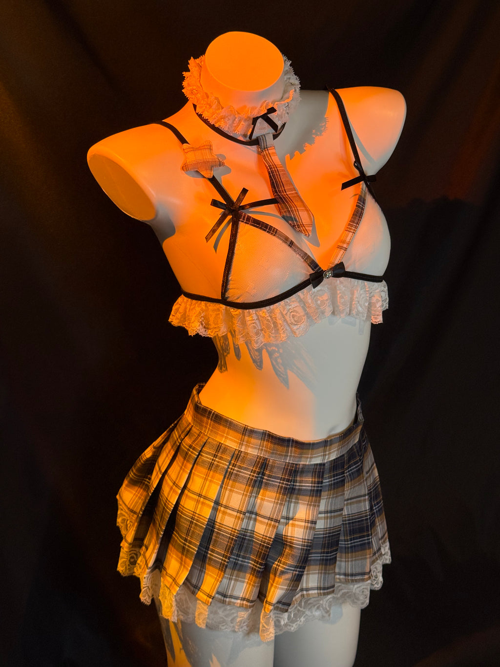 Three-point plaid skirt suit