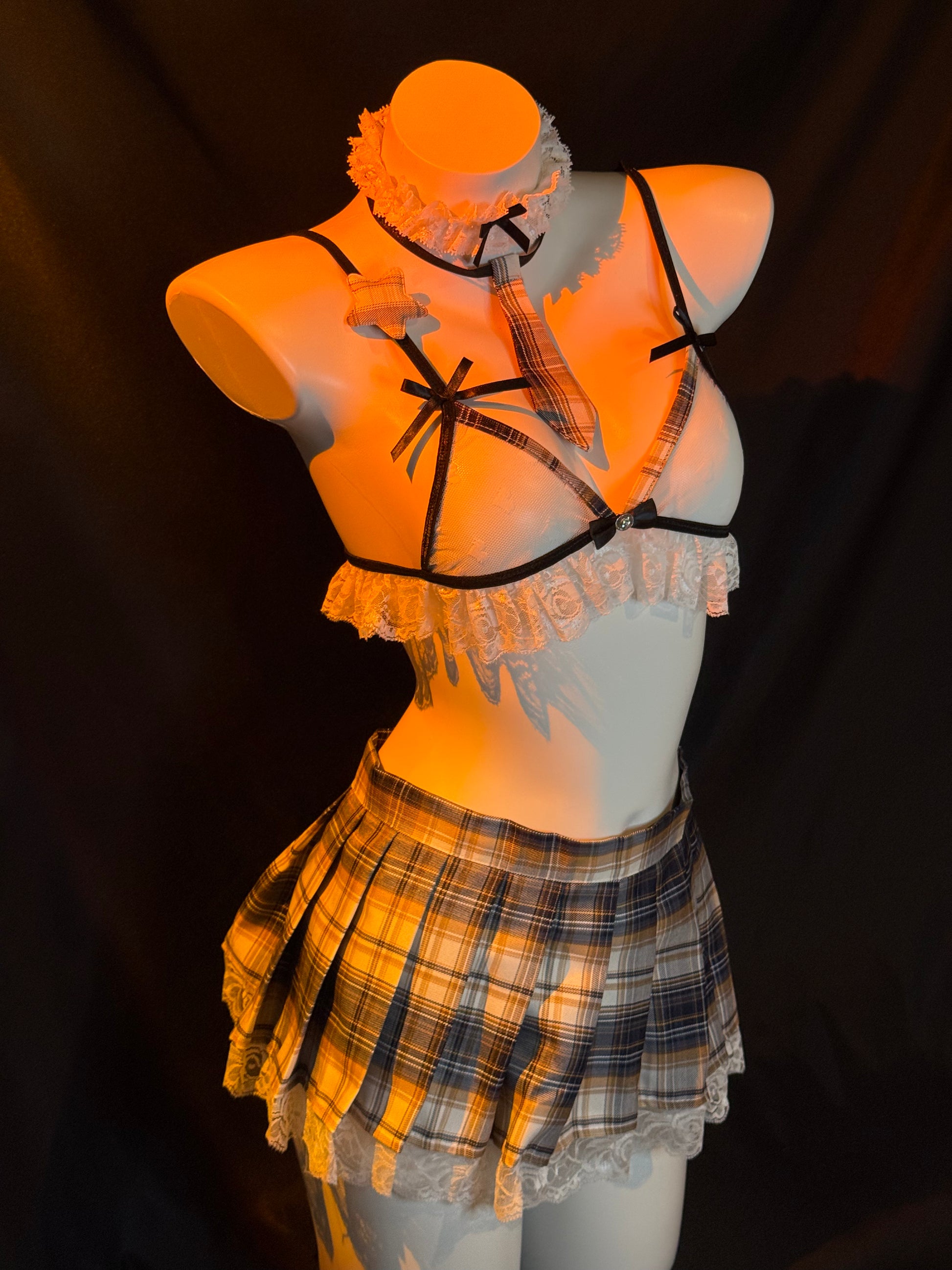 Three-point plaid skirt suit