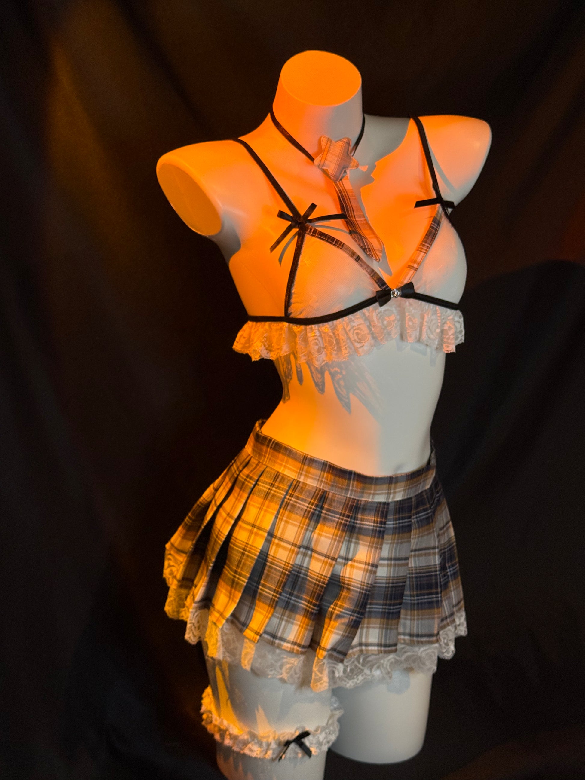 Three-point plaid skirt suit